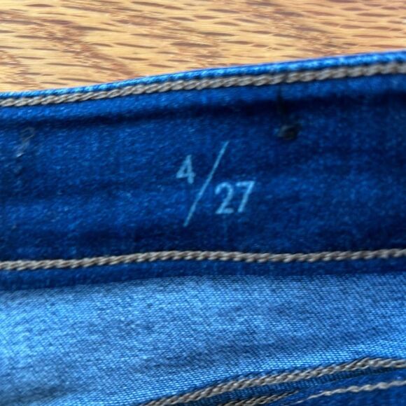 Liverpool Cuffed Capris, Dark Wash, Size 4 - Picture 2 of 7